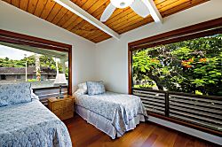 Hale Ola Kai - 3rd Bedroom - This bedroom has two twins, making this a perfect house for families