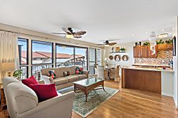 Kona Coffee Villas B216