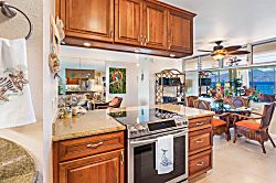 Royal Kahana Resort Oceanfront Condo 6th Floor