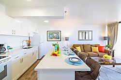 Waikiki Banyan 3003 T1