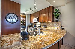 Kamaole Sands Building #10, Unit 215