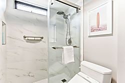 Waikiki Banyan Condo 3113-T2