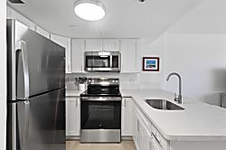 Ilikai Apt Building #1004