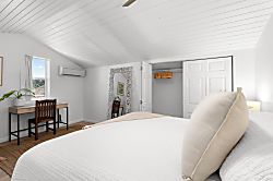 Tropical Turtle Bay Condo Loft 