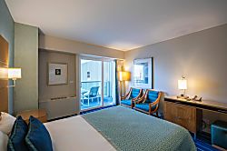 Ala Moana Condominium AH01