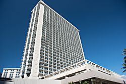 Ala Moana Condominium AH01