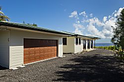 Hale Hale'ai dolphin house