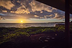 Hale Hale'ai dolphin house