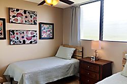 Kihei Akahi D-315 - 2nd bedroom with 2 twin beds