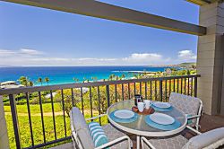 Kapalua Ridge Villas 2214 - The spacious lanai offers a table for dining for four