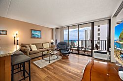 Waikiki Banyan 2806 T2