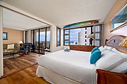 Waikiki Banyan 2806 T2