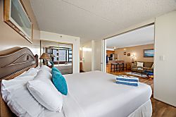 Waikiki Banyan 2806 T2