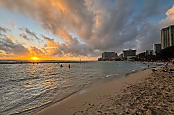 Waikiki Banyan Plumeria Suite
