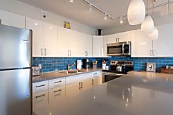 Waikiki Banyan Plumeria Suite