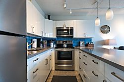 Waikiki Banyan Plumeria Suite