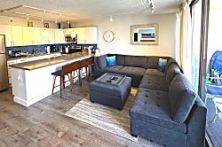 Waikiki Banyan Plumeria Suite