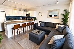Waikiki Banyan Plumeria Suite - Enjoy plenty of seating for everyone and a fully stocked kitchen, perfect for preparing an