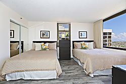 Waikiki Banyan #3601-T1