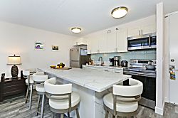 Waikiki Banyan #3601-T1