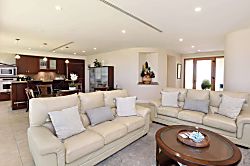 Aloha Villas Ehaki Villa #1 - Living area