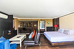 Ilikai Hotel Condo 4th Floor Ocean View