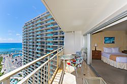 Ilikai Hotel Lagoon View Condo 1912