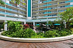 Ilikai Hotel Lagoon View Condo 16th Floor