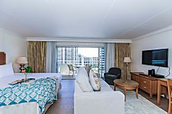 Ilikai Hotel Lagoon View Condo 16th Floor