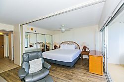 Ilikai Hotel 1 Bedroom Lagoon View 13th Floor