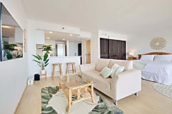 Ilikai Hotel Deluxe One-bedroom