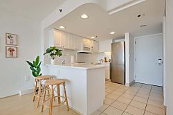 Ilikai Hotel Deluxe One-bedroom