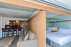 Ilikai Hotel 940, Lagoon View