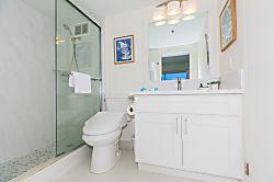 Ilikai Hotel Ocean View Paradise Condo