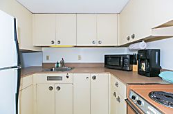 Ilikai Hotel 14th Floor Condo