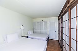 Ilikai Hotel 2 Bedroom City-View Condo 1919