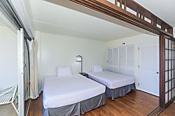 Ilikai Hotel 2 Bedroom City-View Condo 1919