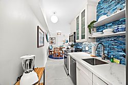 Waikiki Banyan 2913 T1