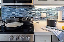 Waikiki Banyan 2913 T1