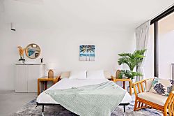 Waikiki Banyan 2913 T1