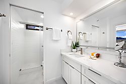 Waikiki Banyan 2913 T1