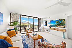 Waikiki Banyan 2913 T1