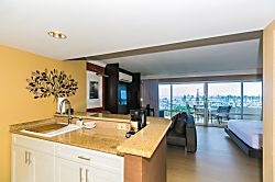 Ilikai Hotel 4th Floor