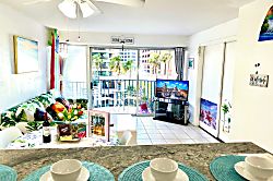Royal Aloha Apartment