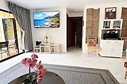 Waikomo Stream Villa 401 - Living area