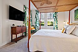 Pili Mai Main Floor Condo