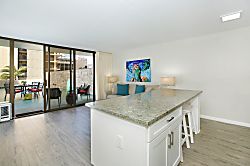 Waikiki Banyan #612-T1