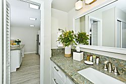 Waikiki Banyan #612-T1