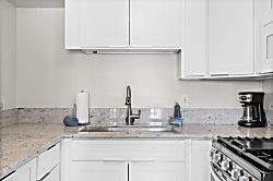 Kuhio at Waikiki 1518