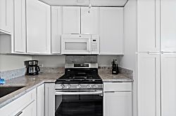 Kuhio at Waikiki 1518